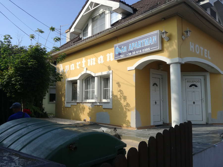 Homlokzat festés és felújítás | Óvár Apartman